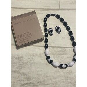 * AVON Vintage Black and White Plastic Sunsations Necklace and Earrings Set